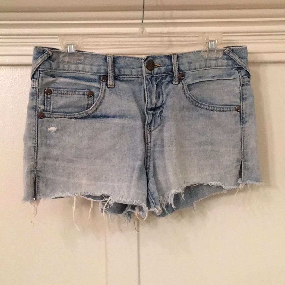 Free People women’s denim jean shorts